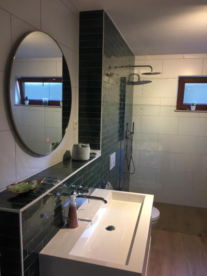 Bed and Breakfast Het Koningshofje NeerNeerpelt Zewnętrze zdjęcie